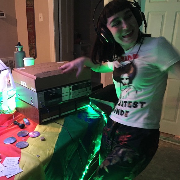 Meet your Posher, Morgan - Picture 2 of 3